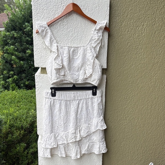 7 For All Mankind White Eyelet Ruffled Top and Skirt Set - Picture 1 of 7